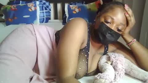 sexxybooty254 online show from February 26, 2026, 12:04 pm