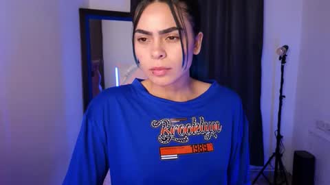  Angie   online show from October 13, 2025, 11:16 pm