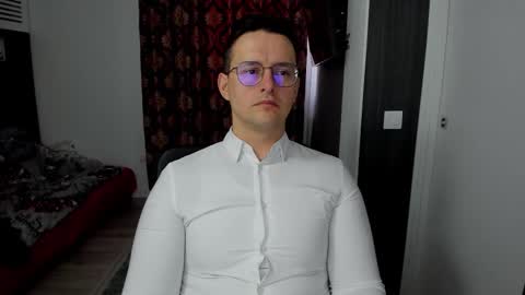 Sexxymuscles4U online show from February 18, 2026, 8:54 am