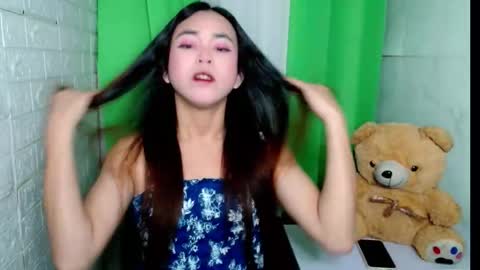 Jessica online show from April 17, 2026, 6:22 pm