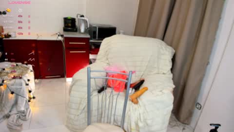 Snapshot of sexy__nimph chatting on December 4, 2024, 8:18 pm Alice online show from December 4, 2024, 8:18 pm