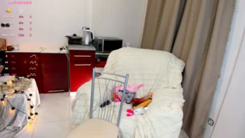 Snapshot of sexy__nimph chatting on December 5, 2024, 6:22 pm Alice online show from December 5, 2024, 6:22 pm