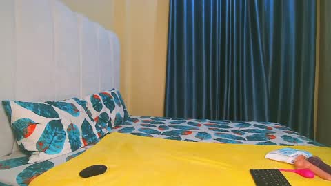 foxxy sweets online show from April 15, 2026, 2:29 am