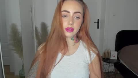 C o r a l i e online show from December 4, 2025, 2:26 pm