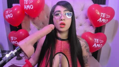  C R I S T A L  online show from February 14, 2026, 10:39 pm