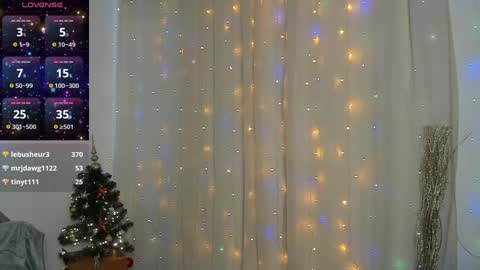 Snapshot of sexy_emeli chatting on December 31, 2024, 8:59 am MY ONLYFANS page is back -   online show from December 31, 2024, 8:59 am