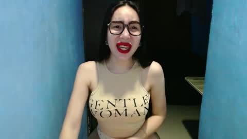 sexy_emily92 online show from April 13, 2026, 8:53 am