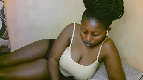 sexy_latasha online show from October 16, 2025, 6:03 am