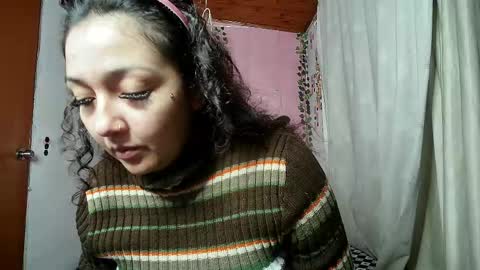 sexy lolas online show from May 18, 2026, 4:07 am