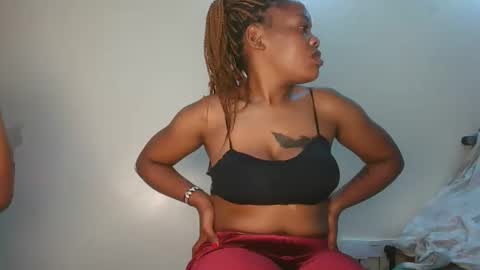 sexy_lyna online show from February 9, 2026, 7:07 pm