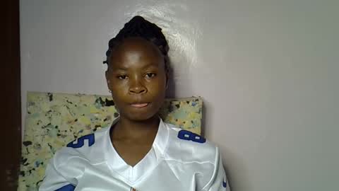 Snapshot of sexy_molyne chatting on February 9, 2026, 11:42 pm Molyne online show from February 9, 2026, 11:42 pm