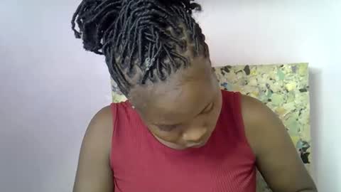 Snapshot of sexy_molyne chatting on February 13, 2026, 3:24 am Molyne online show from February 13, 2026, 3:24 am