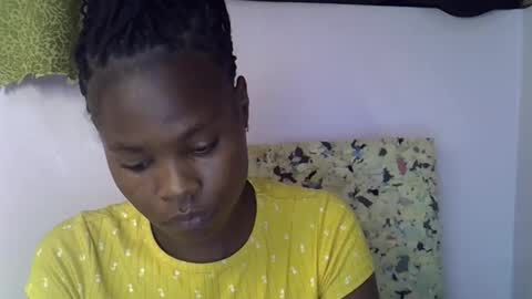 Snapshot of sexy_molyne chatting on February 14, 2026, 4:15 pm Molyne online show from February 14, 2026, 4:15 pm