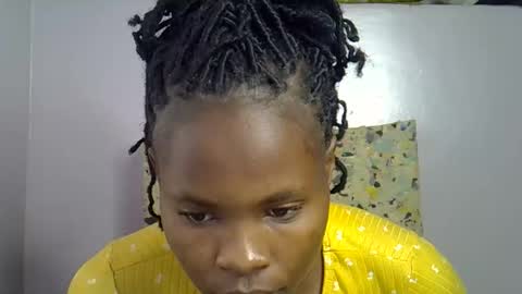 Snapshot of sexy_molyne chatting on February 26, 2026, 1:43 pm Molyne online show from February 26, 2026, 1:43 pm