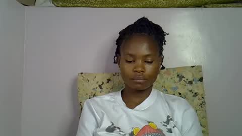 Snapshot of sexy_molyne chatting on February 28, 2026, 2:01 am Molyne online show from February 28, 2026, 2:01 am