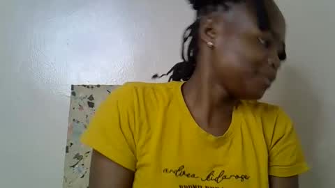 Snapshot of sexy_molyne chatting on March 8, 2026, 4:27 am Molyne online show from March 8, 2026, 4:27 am