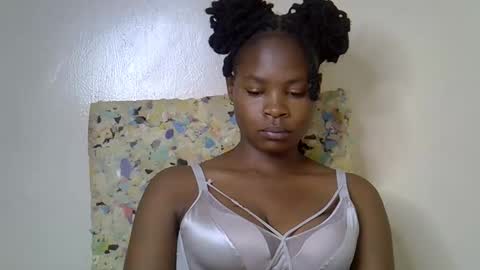 Molyne online show from March 13, 2026, 5:58 am