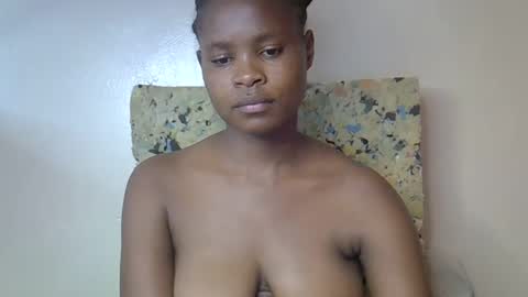 Molyne online show from April 19, 2026, 11:31 am