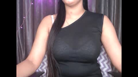 Snapshot of sexy_myra18 chatting on February 12, 2025, 4:44 am myra online show from February 12, 2025, 4:44 am