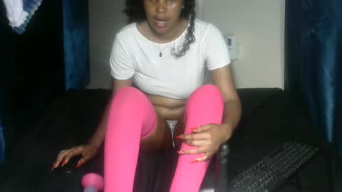 sexy pigeon online show from March 29, 2026, 6:19 pm