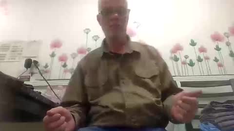 Daddy online show from October 18, 2025, 8:42 pm