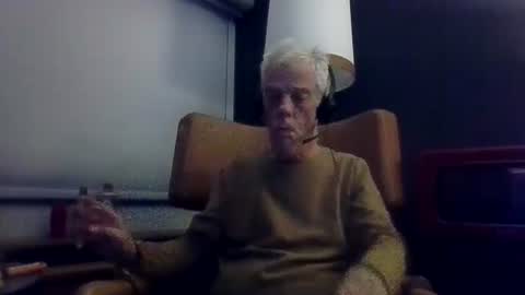 Daddy online show from December 18, 2025, 9:04 am