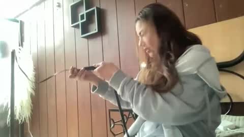 Alice Skay online show from November 11, 2025, 1:55 pm