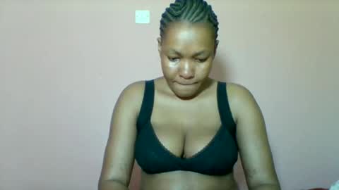 sexyapple2002 online show from October 28, 2025, 10:12 pm