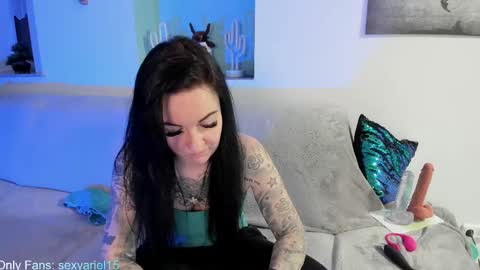 Snapshot of sexyariel15 chatting on March 10, 2025, 10:34 pm SexyAriel15 online show from March 10, 2025, 10:34 pm