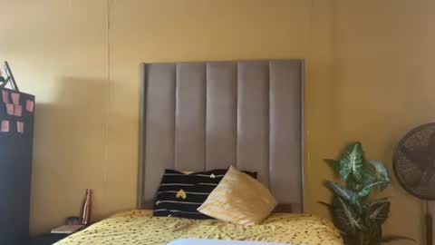 sexyasszeeee online show from October 19, 2025, 11:22 am