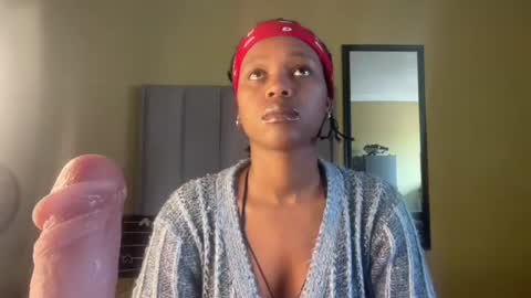 Snapshot of sexyasszeeee chatting on June 12, 2026, 8:24 am sexyasszeeee online show from June 12, 2026, 8:24 am