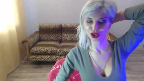 sexybeatriice online show from February 2, 2025, 1:19 pm