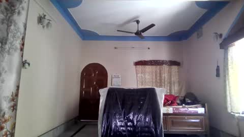 xcxcxcx online show from November 18, 2025, 5:23 am