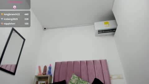 sexybrown_2005 online show from September 21, 2025, 12:12 am