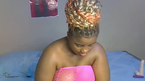 sexycecile33 online show from April 29, 2026, 12:37 am