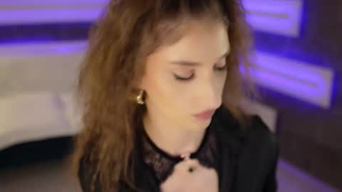 Celline online show from November 18, 2025, 5:12 am