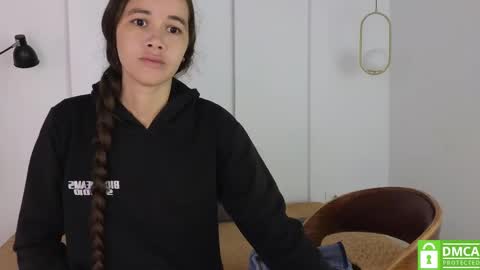 chanell and yina online show from September 15, 2025, 12:49 pm