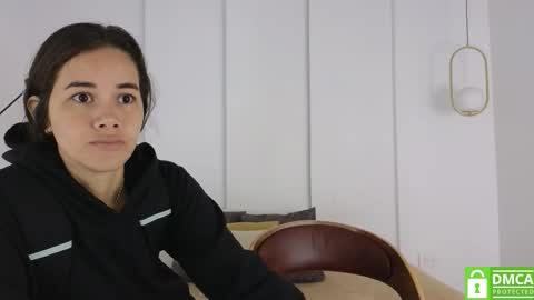 chanell and yina online show from December 3, 2025, 12:36 pm