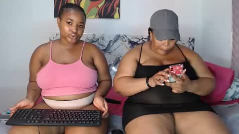 SEXYCHILL online show from May 15, 2026, 7:54 pm