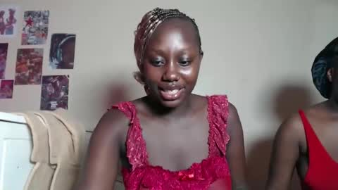 Snapshot of sexydivanah chatting on April 14, 2026, 12:11 pm Divanah online show from April 14, 2026, 12:11 pm