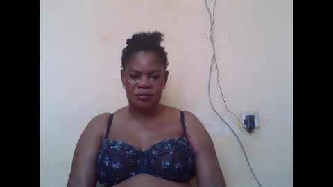 Snapshot of sexydove2 chatting on February 1, 2026, 12:15 pm EMILY online show from February 1, 2026, 12:15 pm