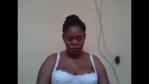 Snapshot of sexydove2 chatting on February 6, 2026, 7:23 am EMILY online show from February 6, 2026, 7:23 am