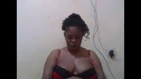 Snapshot of sexydove2 chatting on February 15, 2026, 3:47 am EMILY online show from February 15, 2026, 3:47 am