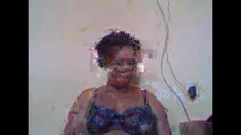 Snapshot of sexydove2 chatting on February 17, 2026, 6:32 am EMILY online show from February 17, 2026, 6:32 am