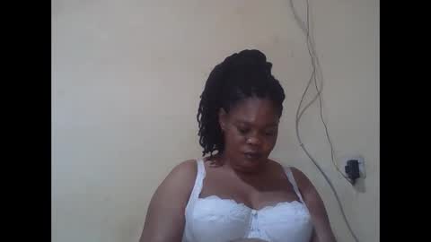 Snapshot of sexydove2 chatting on April 29, 2026, 3:05 pm EMILY online show from April 29, 2026, 3:05 pm