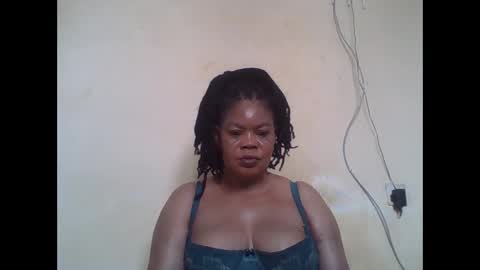 Snapshot of sexydove2 chatting on May 16, 2026, 6:32 am EMILY online show from May 16, 2026, 6:32 am