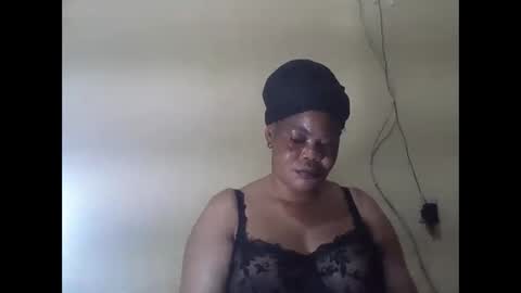 Snapshot of sexydove2 chatting on June 4, 2026, 2:50 am EMILY online show from June 4, 2026, 2:50 am