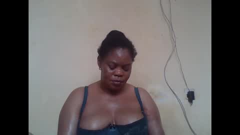 Snapshot of sexydove2 chatting on June 5, 2026, 6:52 am EMILY online show from June 5, 2026, 6:52 am