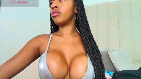 Vanessa online show from December 4, 2025, 8:28 pm