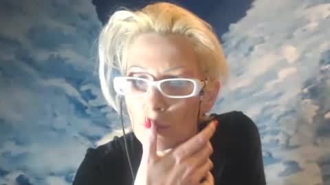 Snapshot of sexyeni chatting on January 10, 2025, 8:26 pm ENI pvt moan your name WHEN I M NOT online you tell me in SNAPCHAT deal yes add me... FREE TWITTER magiconline101...... online show from January 10, 2025, 8:26 pm